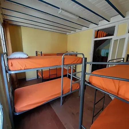 Casa De Peregrinos La Concha Hostel *